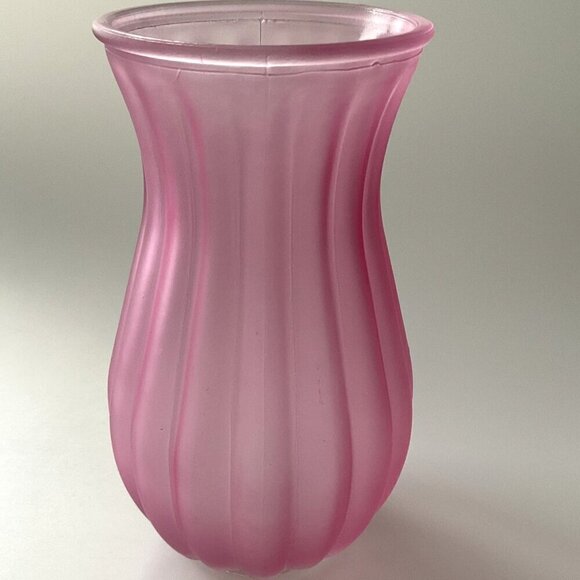 PINK RIBBED GLASS VASE DECORATIVE FLORALS - Picture 1 of 8